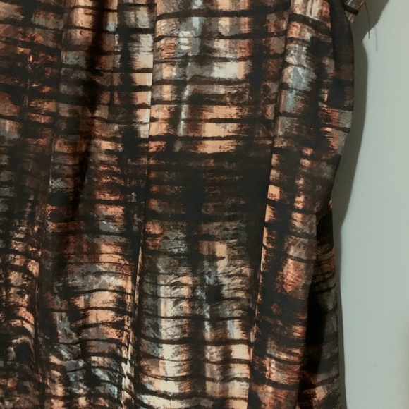 3/$20 ✨ Black with brown sleeveless blouse - Picture 4 of 8